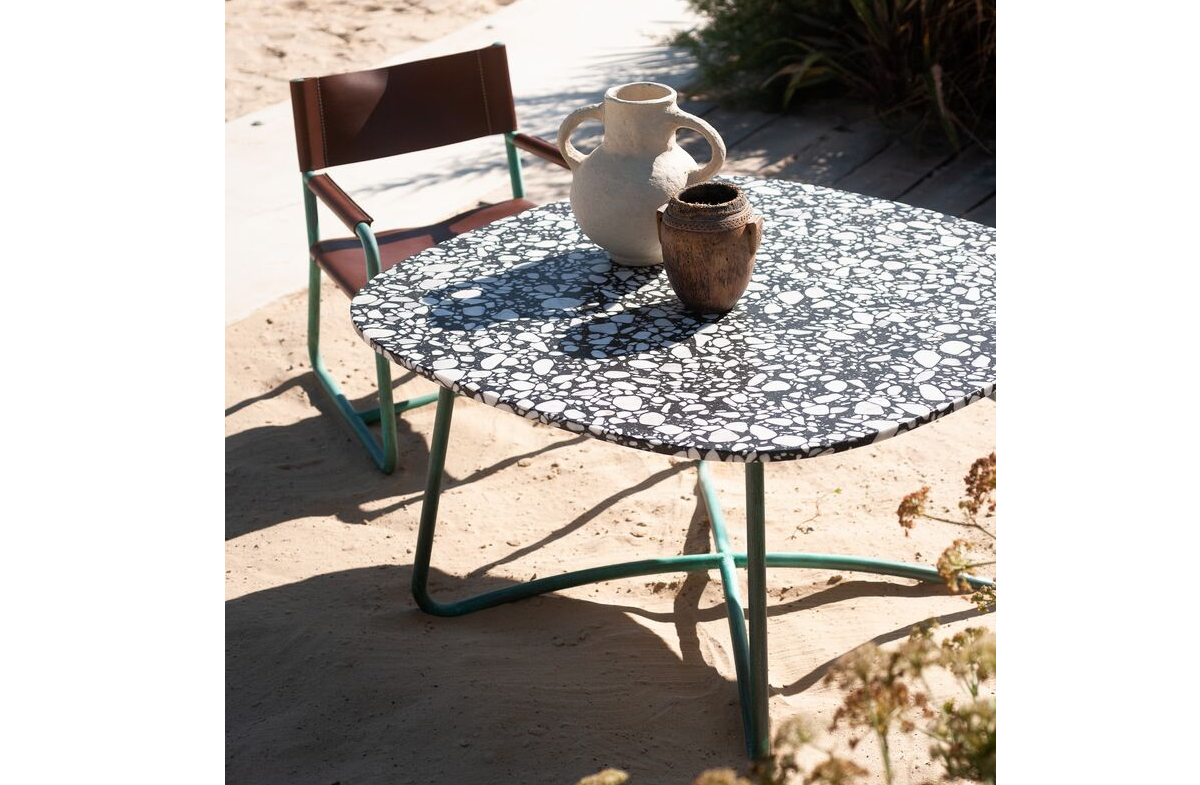 Outdoor Tea Table 03792