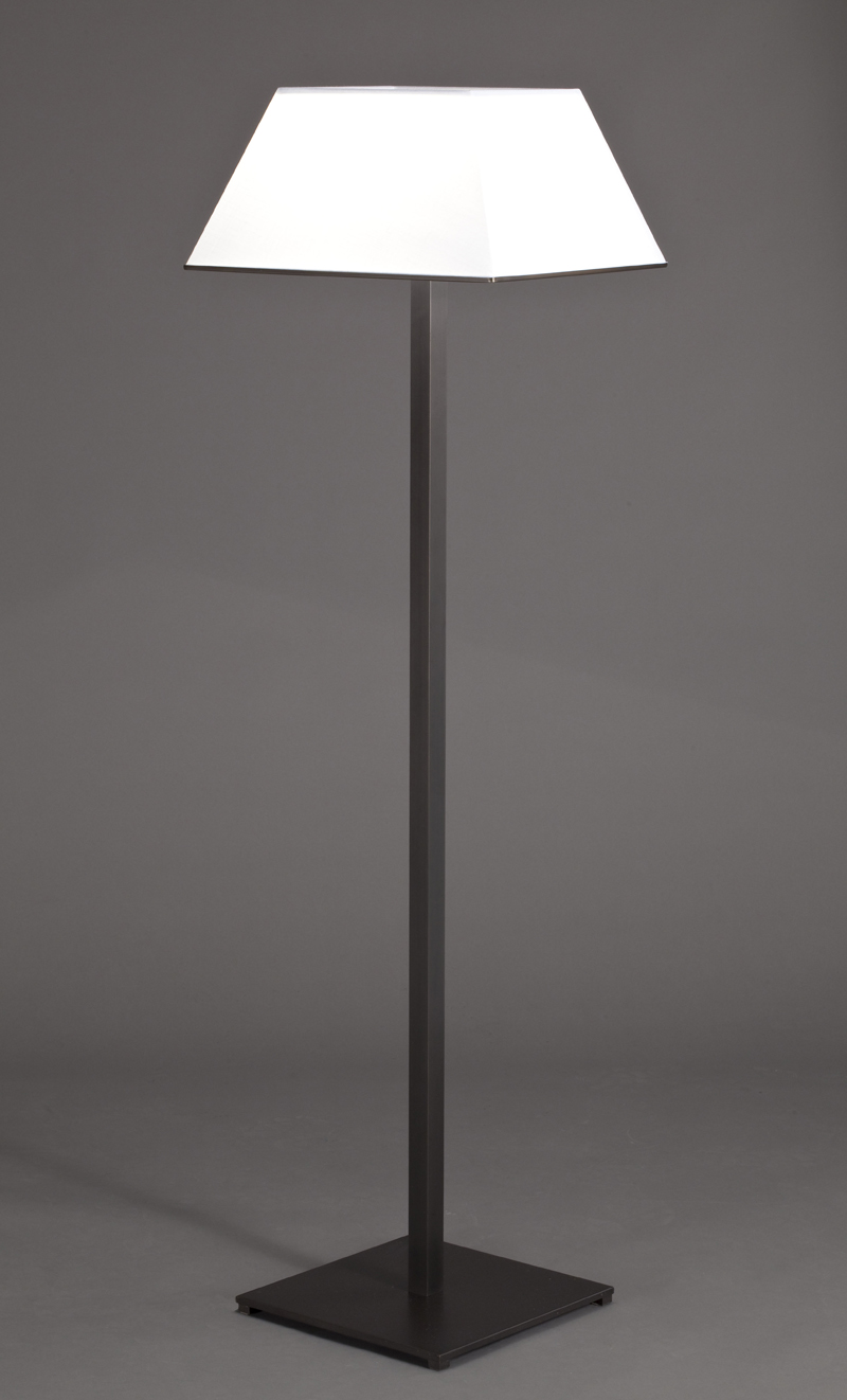 09334 Floor Lamp